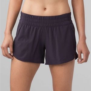 Lululemon Tracker Short V*4 in LIKE NEW Condition